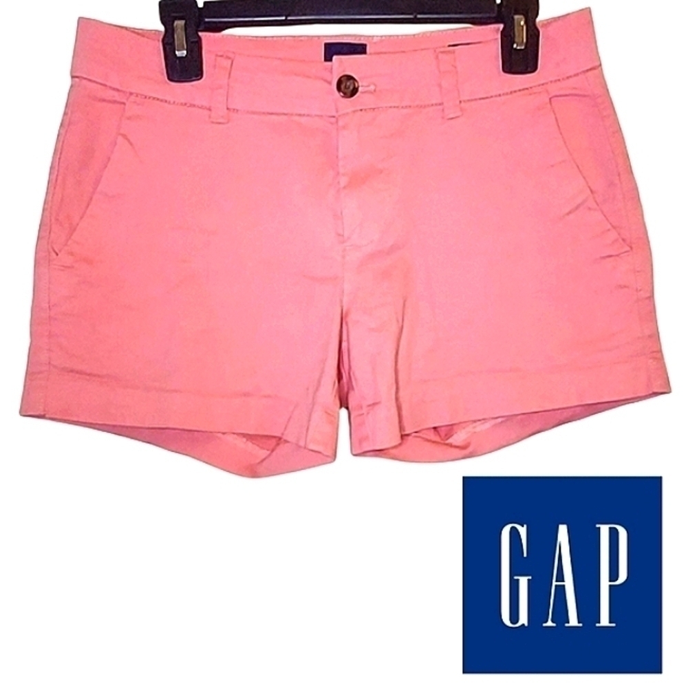 GAP Womens Khaki Shorts With Pockets